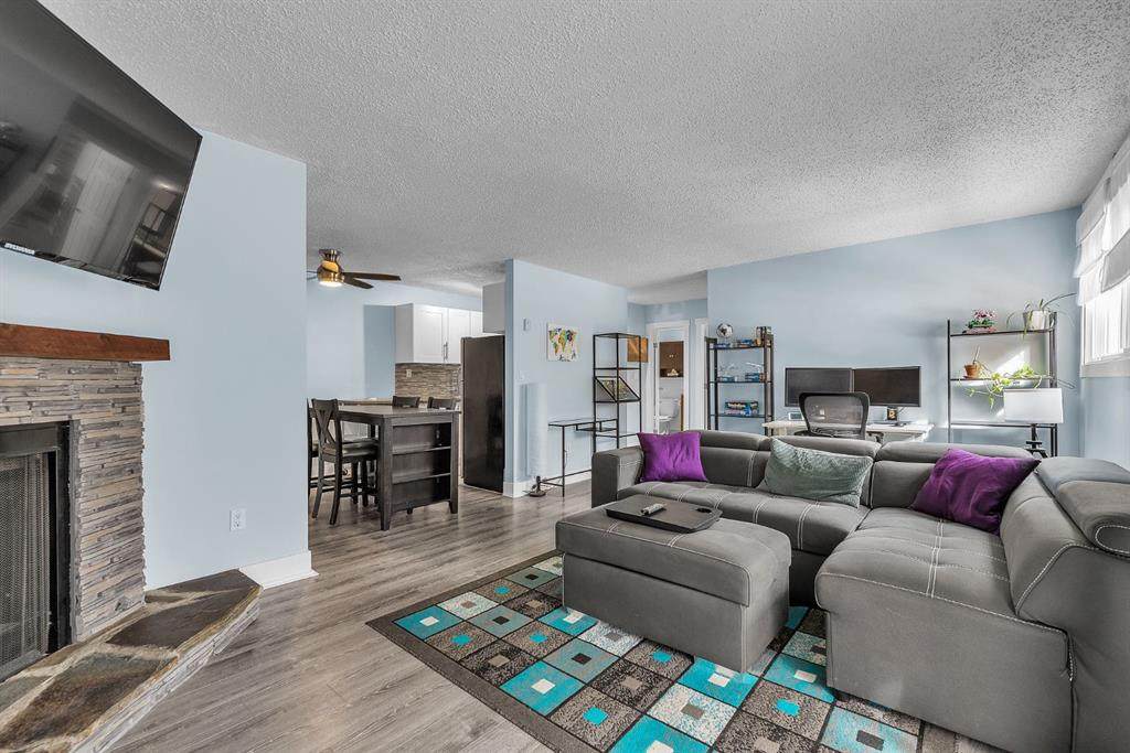 930 Royal Avenue - Photo 1