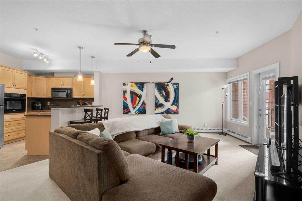 60 Royal Oak Plaza - Photo 1