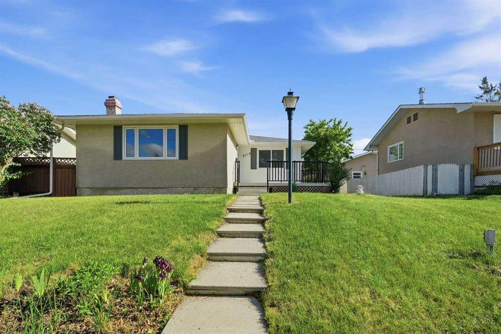 6119 Blackthorn Crescent - Photo 1