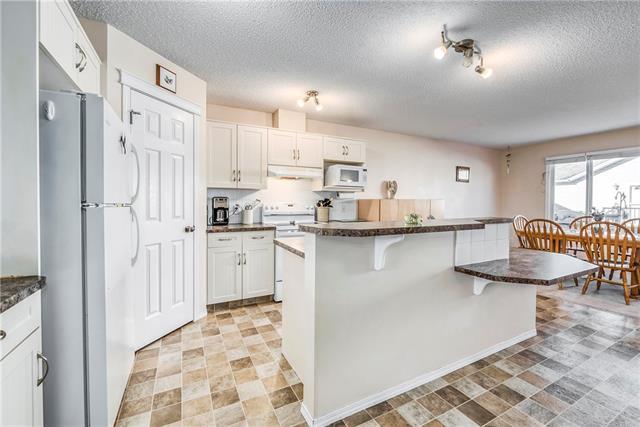 237 Hillvale Crescent - Photo 1