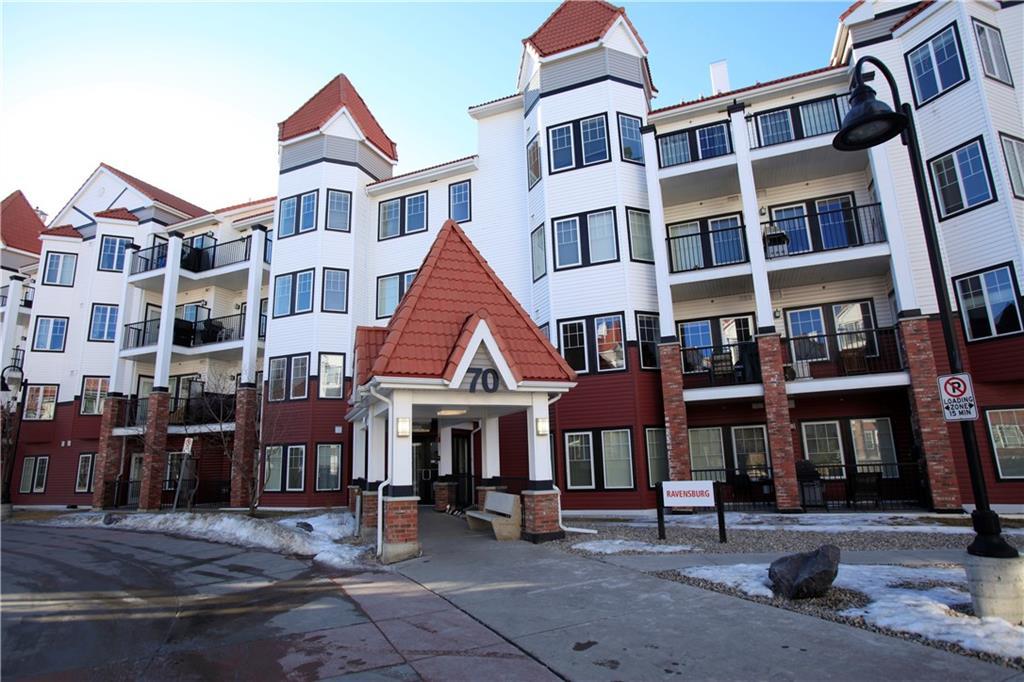 70 Royal Oak Plaza - Photo 1
