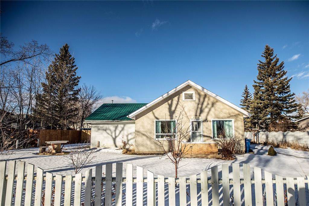 2216 22 Street - Photo 1