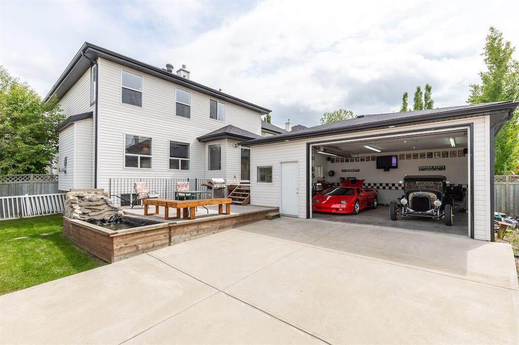 47 Valley Creek Bay - Photo 1