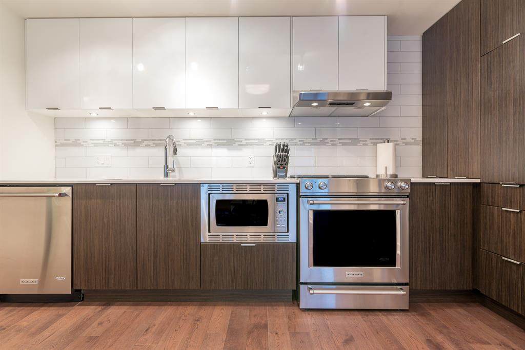 930 6 Avenue - Photo 1