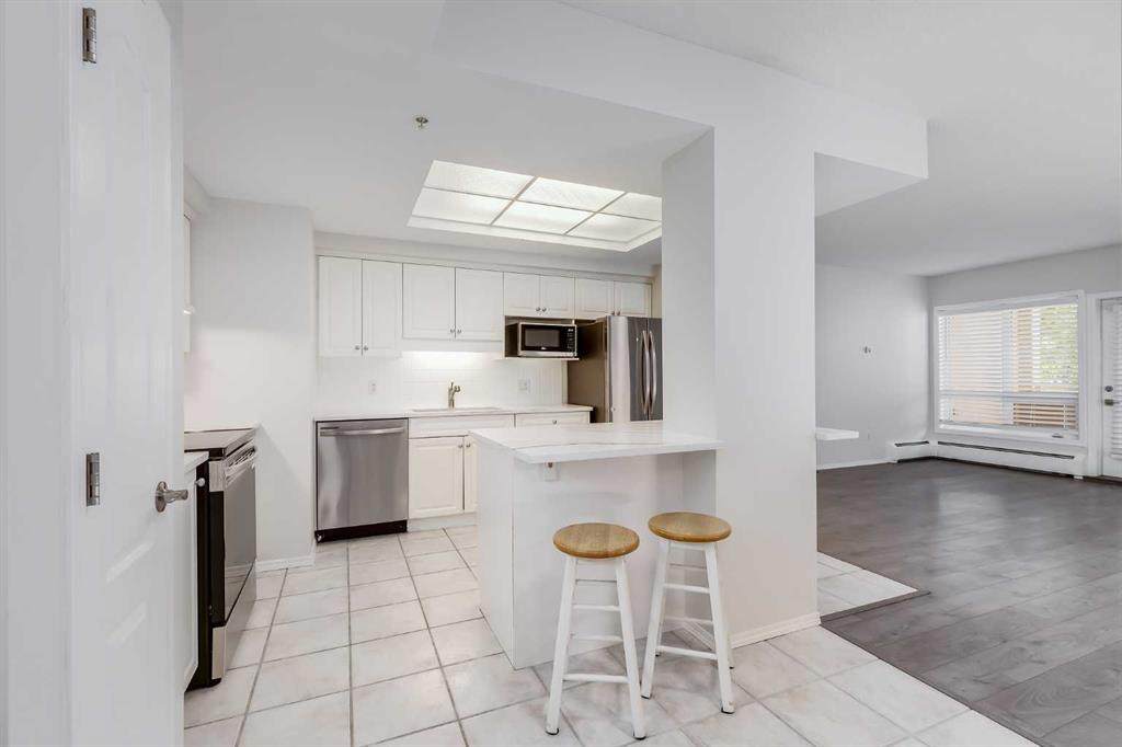 114 15 Avenue - Photo 1