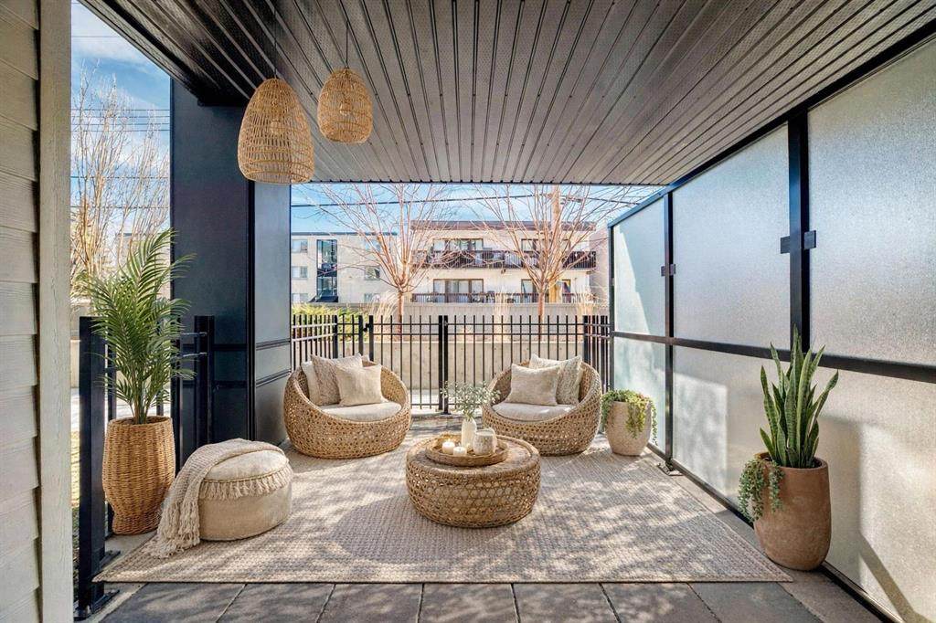 823 5 Avenue - Photo 1
