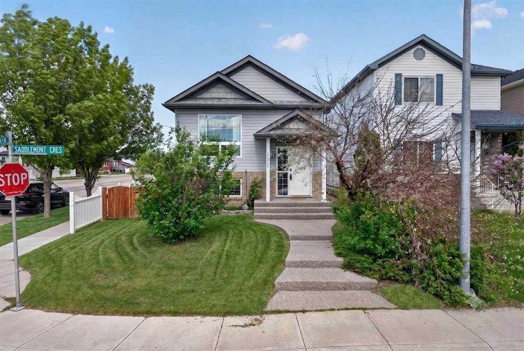 171 Saddlemont Crescent - Photo 1