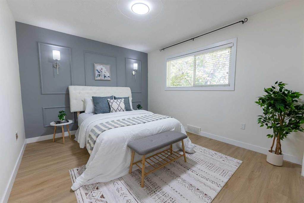 5418 37 Street - Photo 1