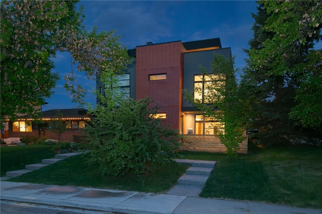 1925 47 Avenue - Photo 1