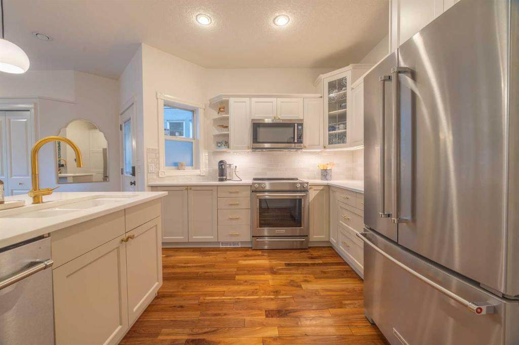 3423 5 Avenue - Photo 1