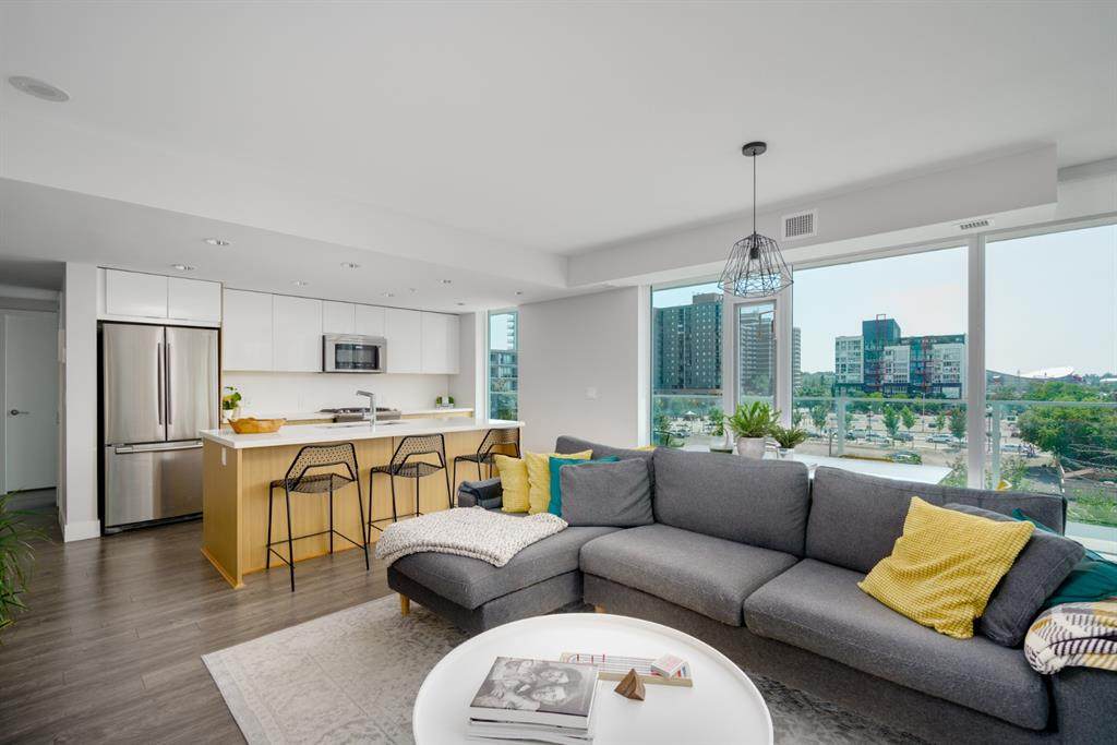 560 6 Avenue - Photo 1