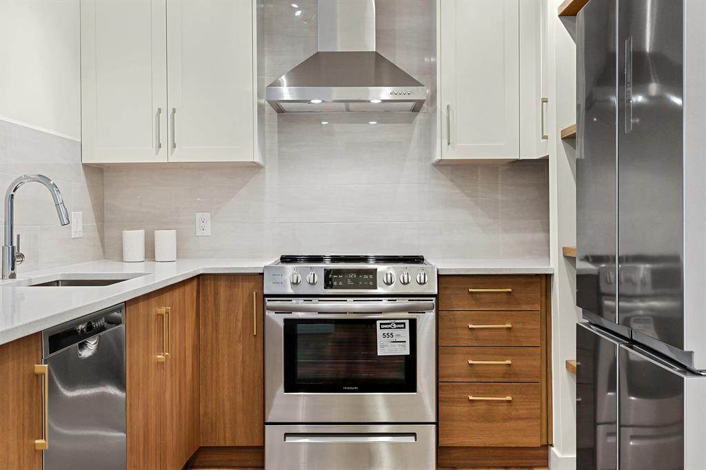 1207 Lake Fraser Green - Photo 1
