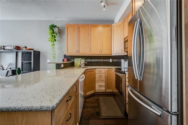 112 14 Avenue - Photo 1