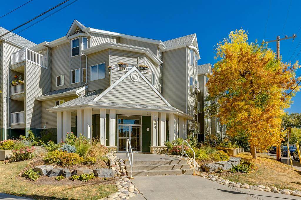 2204 1 Street - Photo 1