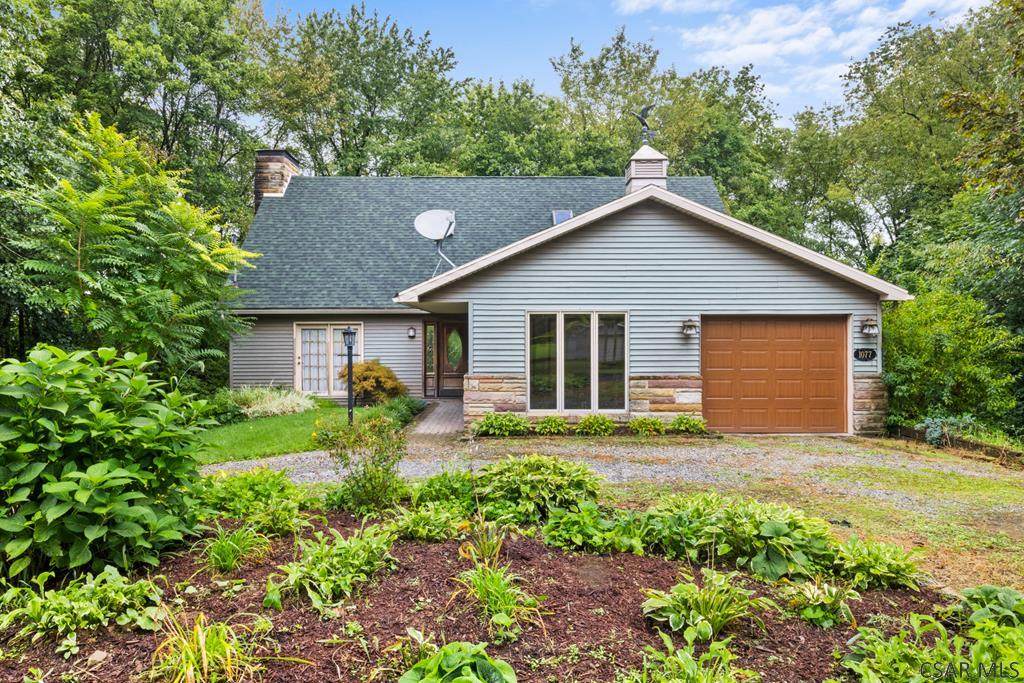 1077 Crest Avenue - Photo 1