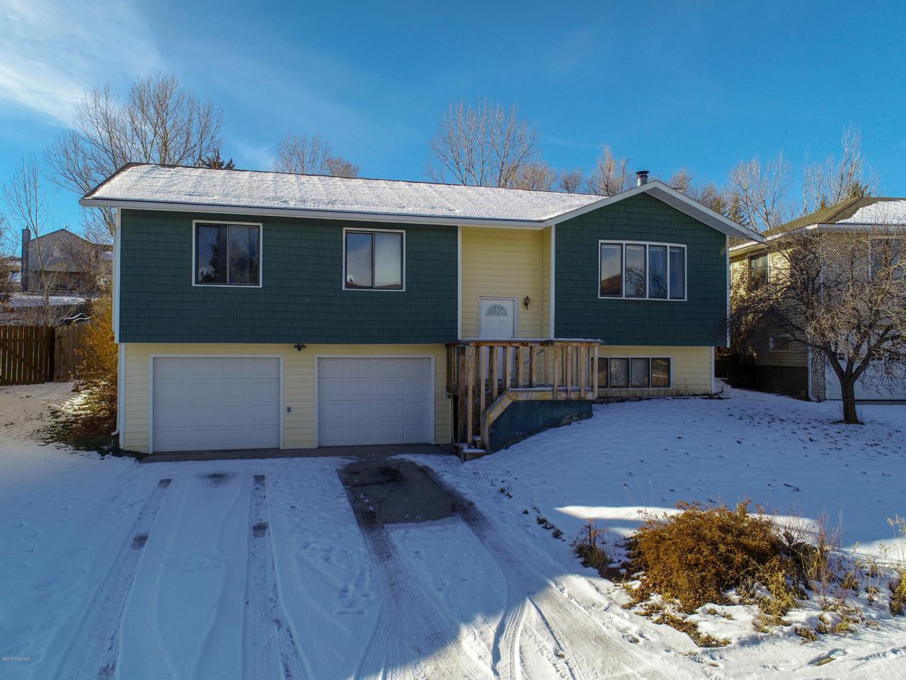 1010 Pioneer Ave - Photo 1