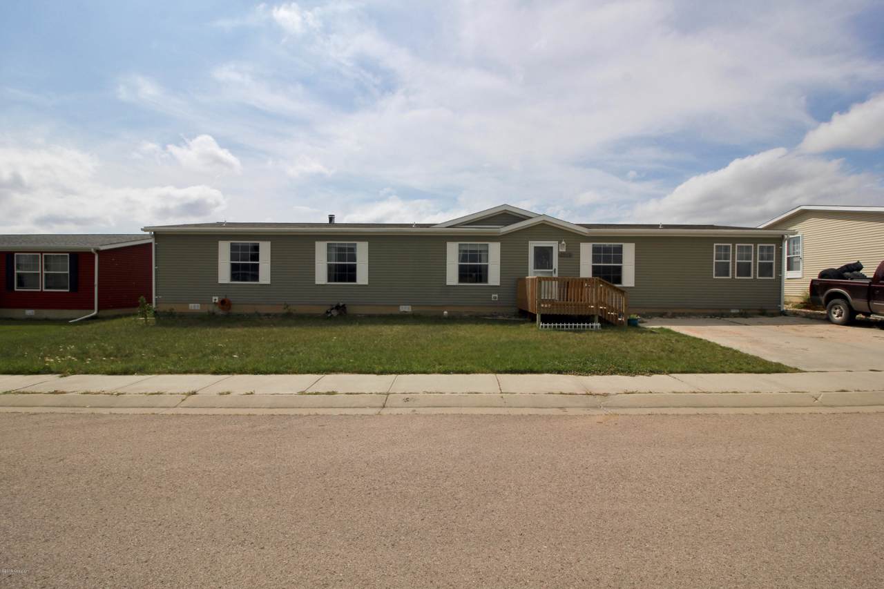 2204 Daybreak Dr - Photo 1