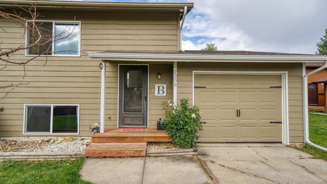 2308 Dogwood Ave - Photo 1