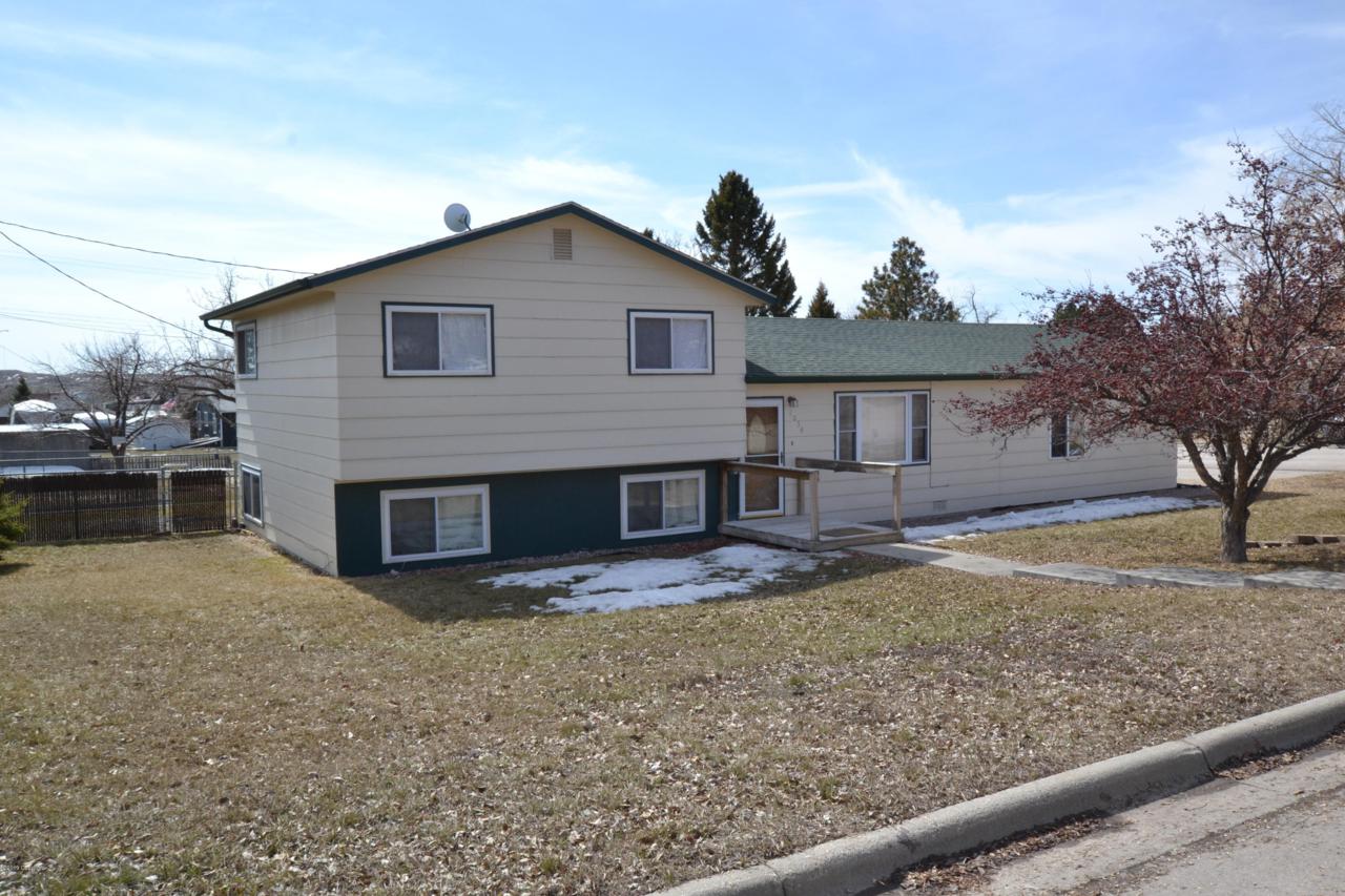 1034 Wood St - Photo 1