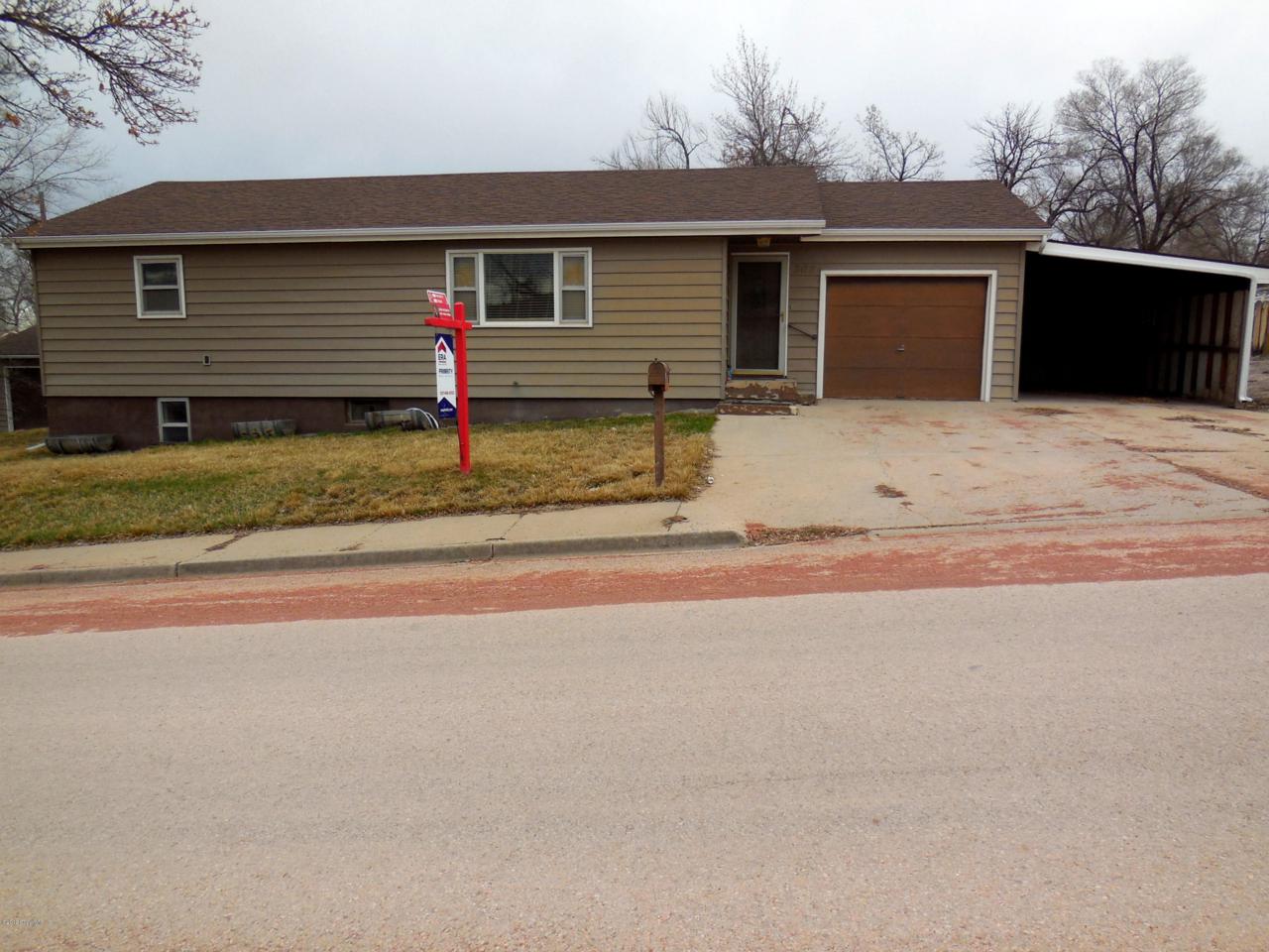 302 9th St - Photo 1