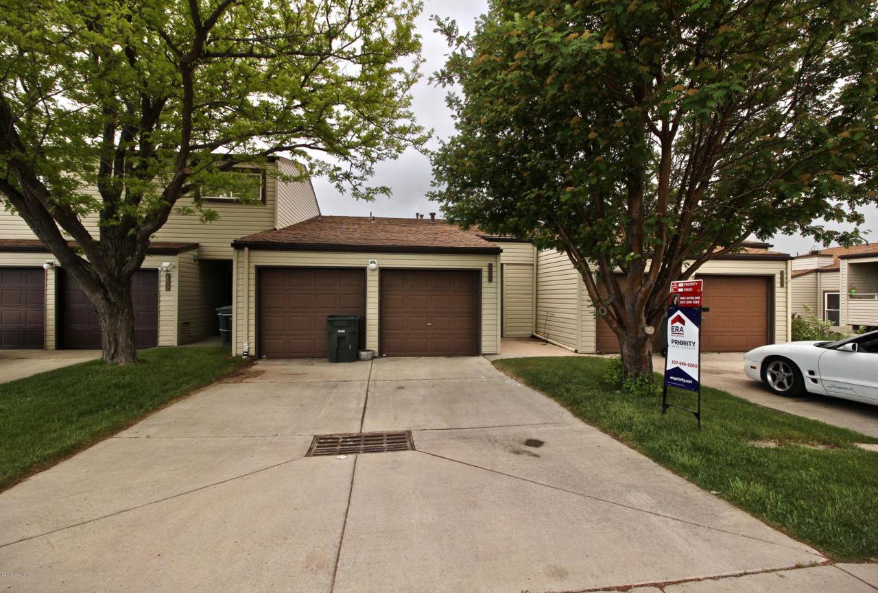 1030 E 9th St - Photo 1