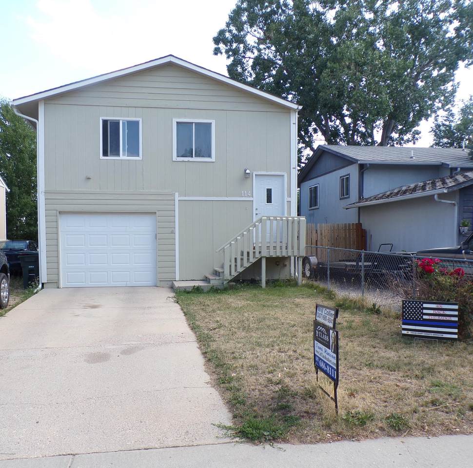 114 E Laurel St - Photo 1