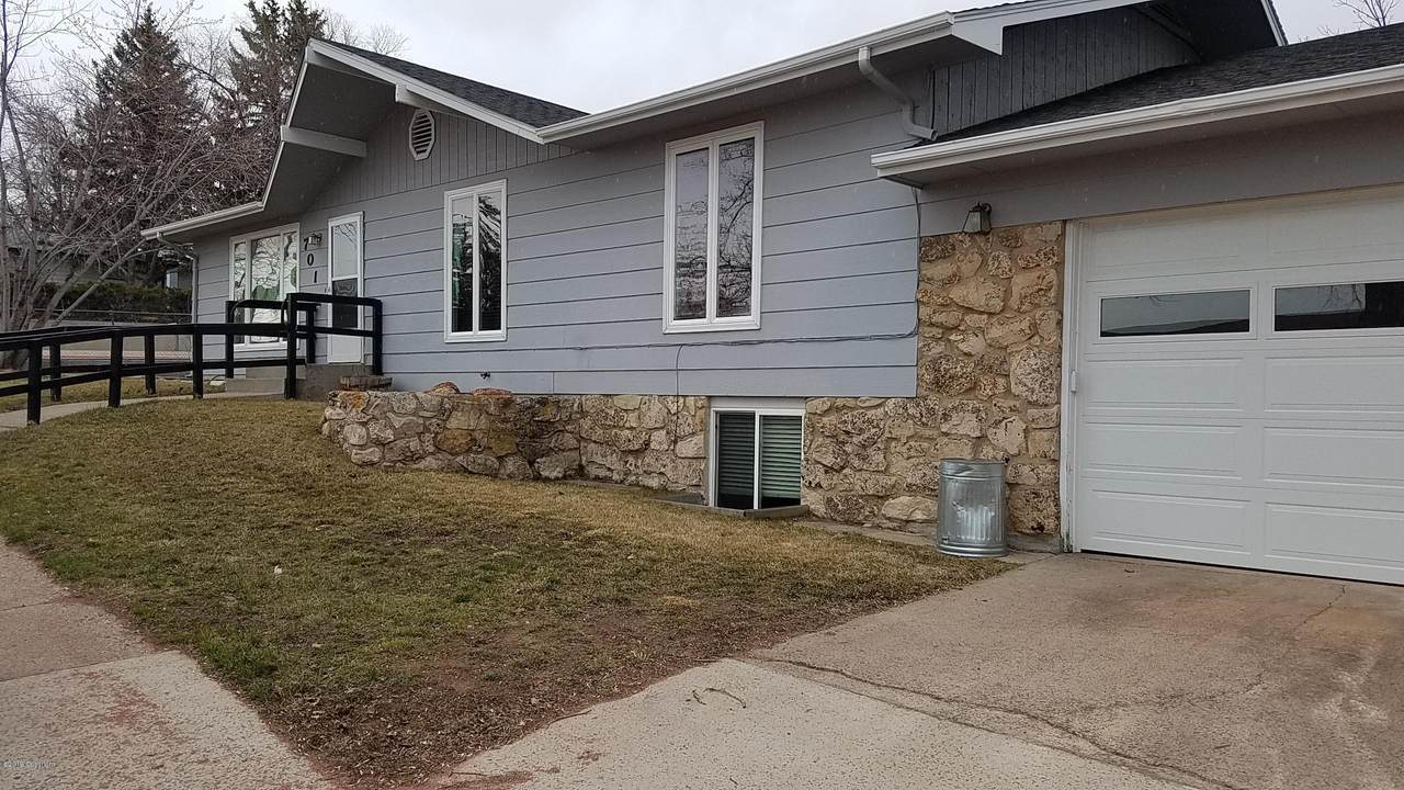 701 W 4th St - Photo 1