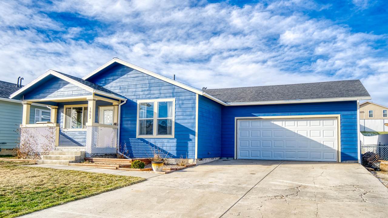 1652 Pathfinder Cir - Photo 1