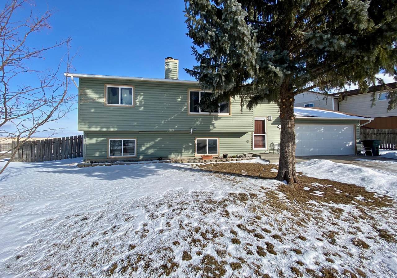 6825 Robin Dr - Photo 1