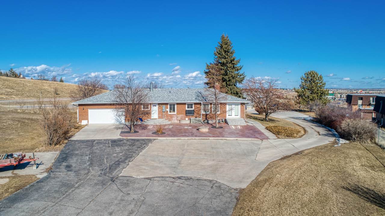 203 E Juniper Ln - Photo 1