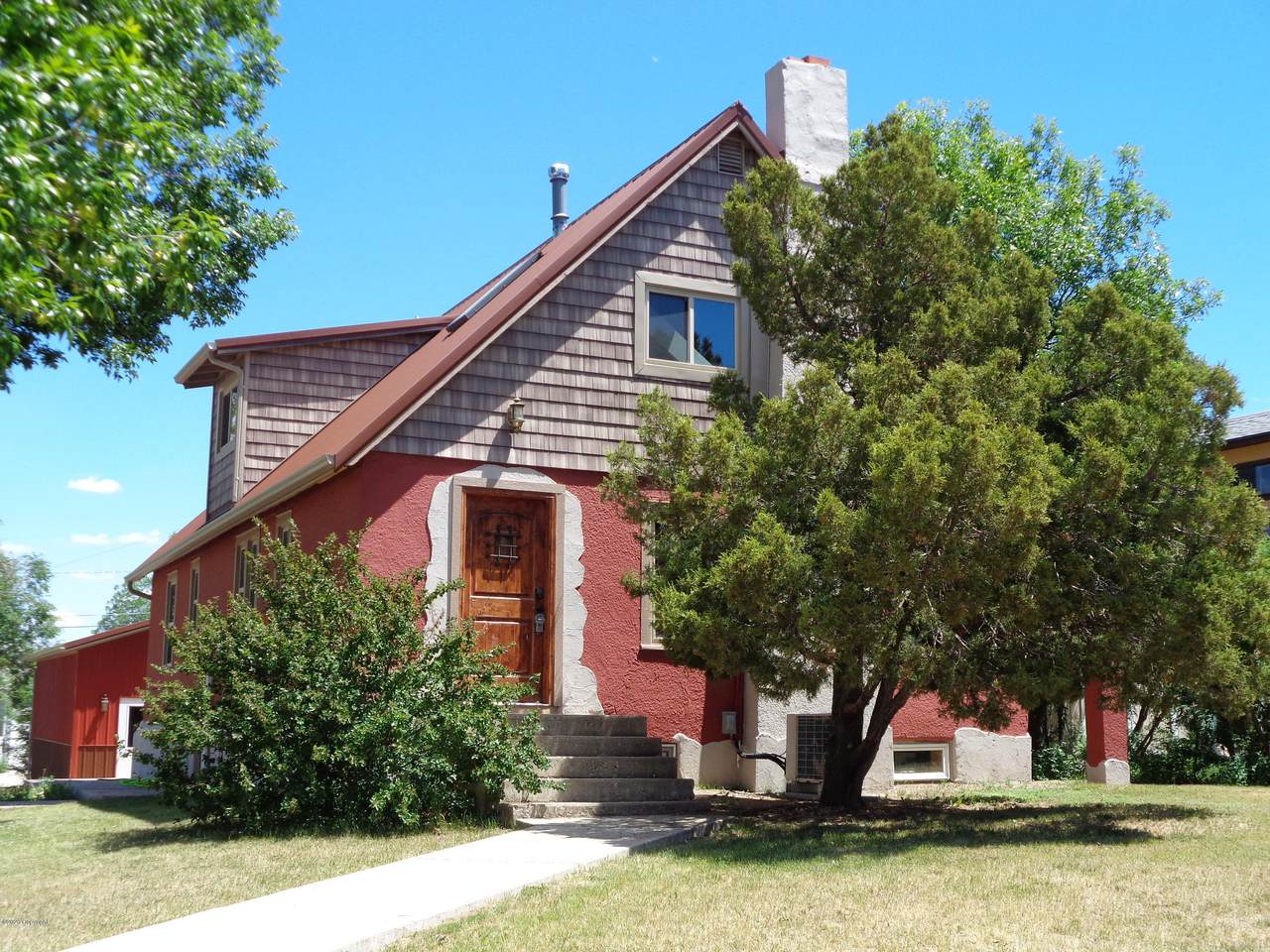 601 S Kendrick Ave - Photo 1