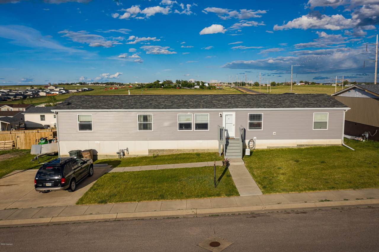 1302 Plumcreek Ave - Photo 1