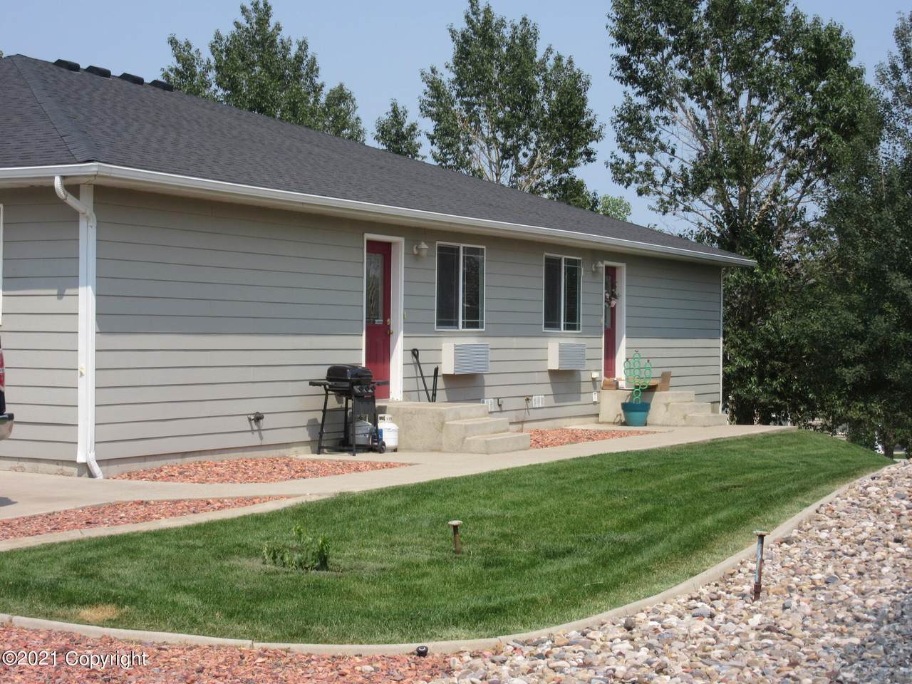 7011 Robin Dr - Photo 1