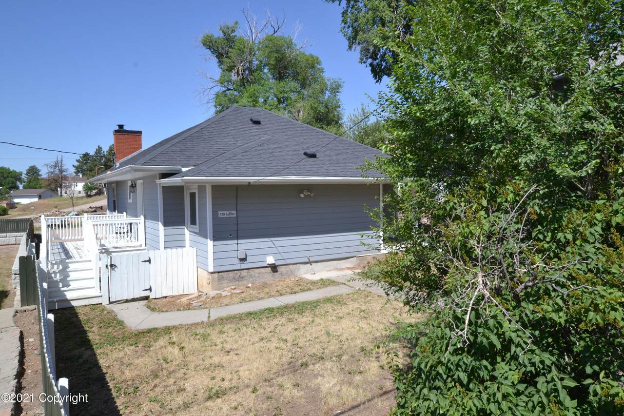 428 S Summit Ave - Photo 1