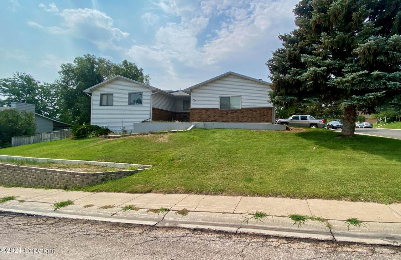 1021 Almon Dr - Photo 1