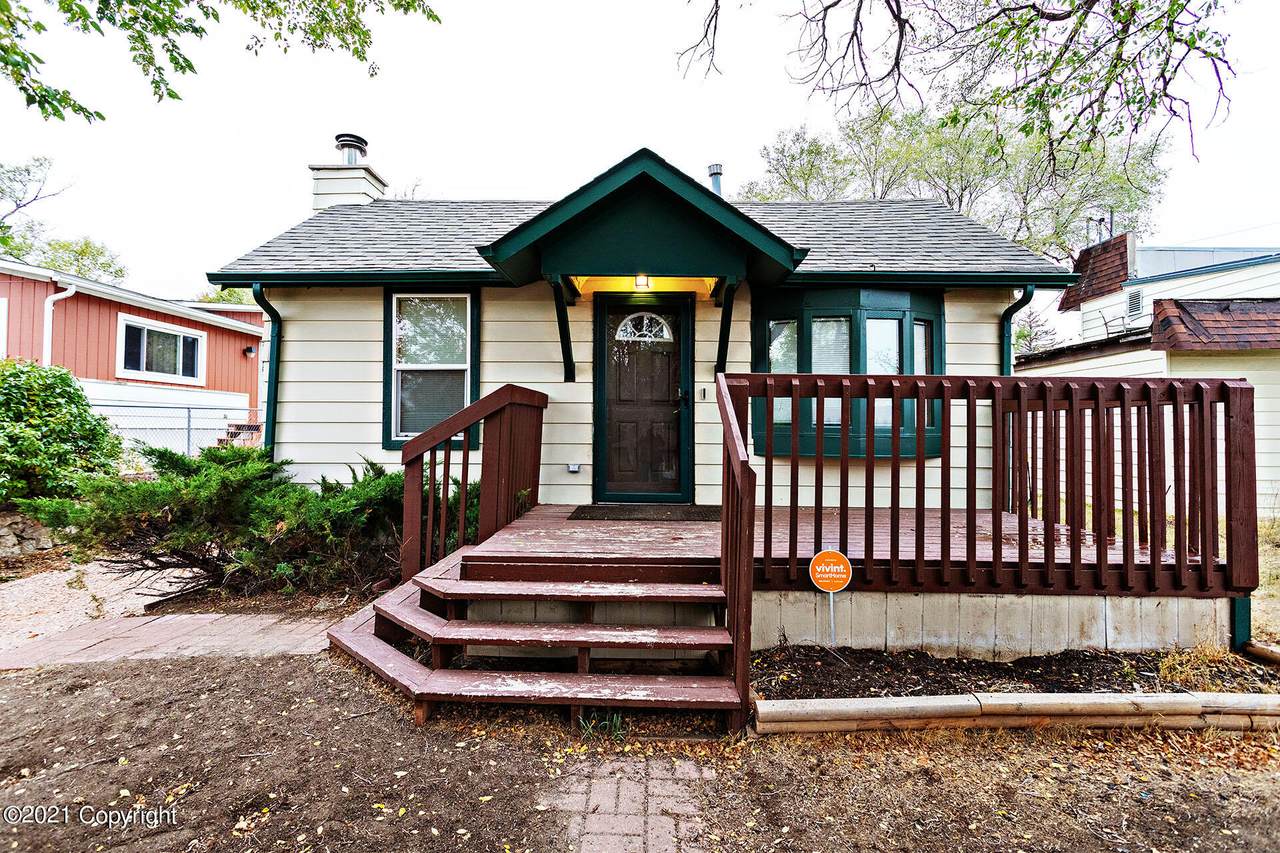 902 Warren Ave - Photo 1