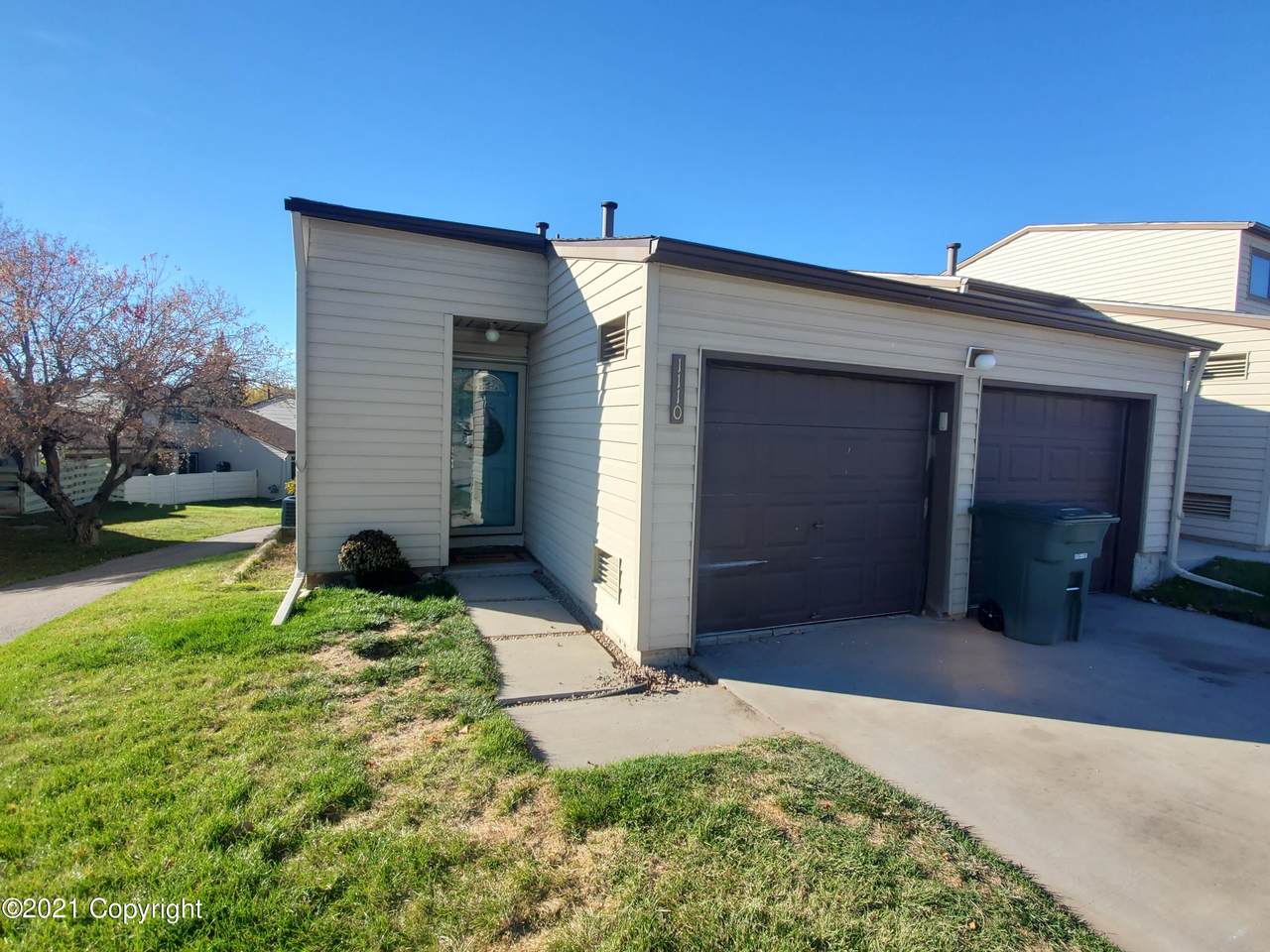 1110 Bighorn Cir - Photo 1