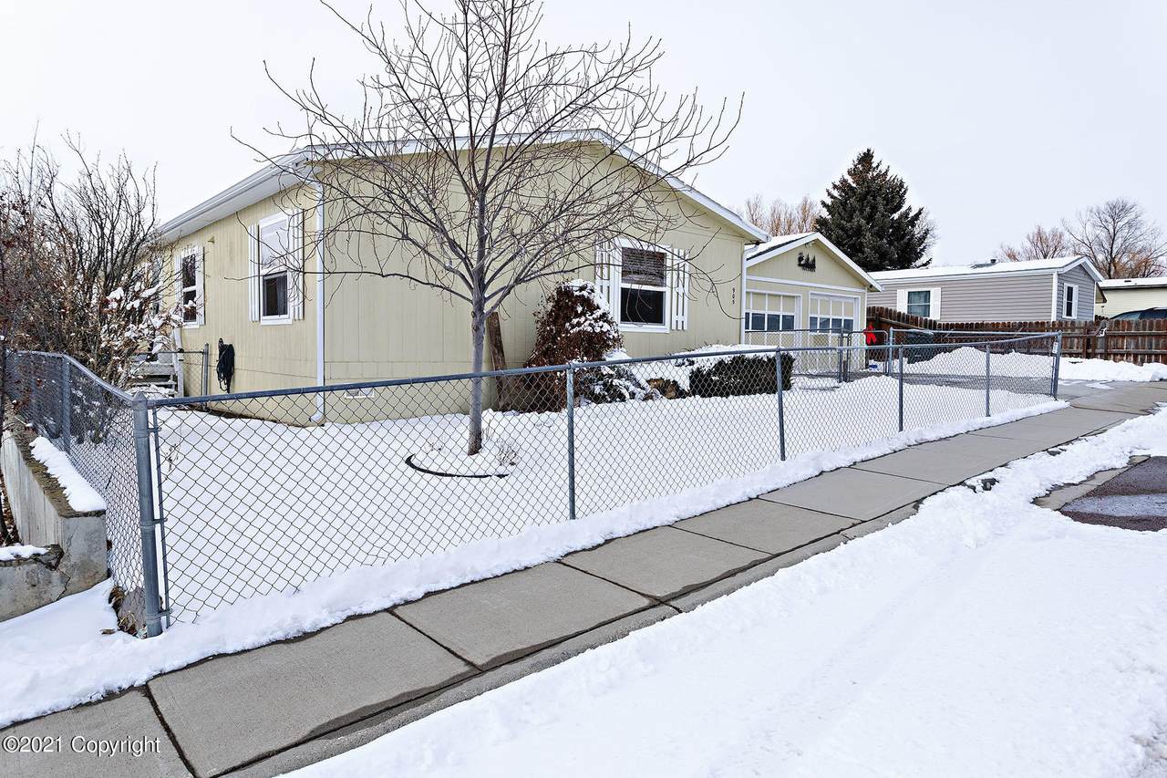 905 N Elm Ave - Photo 1