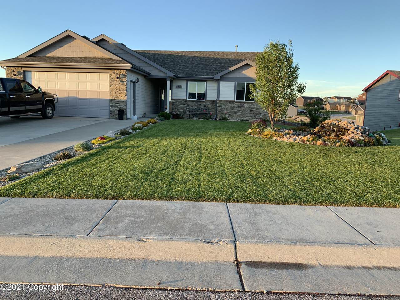 303 Huntington Dr - Photo 1