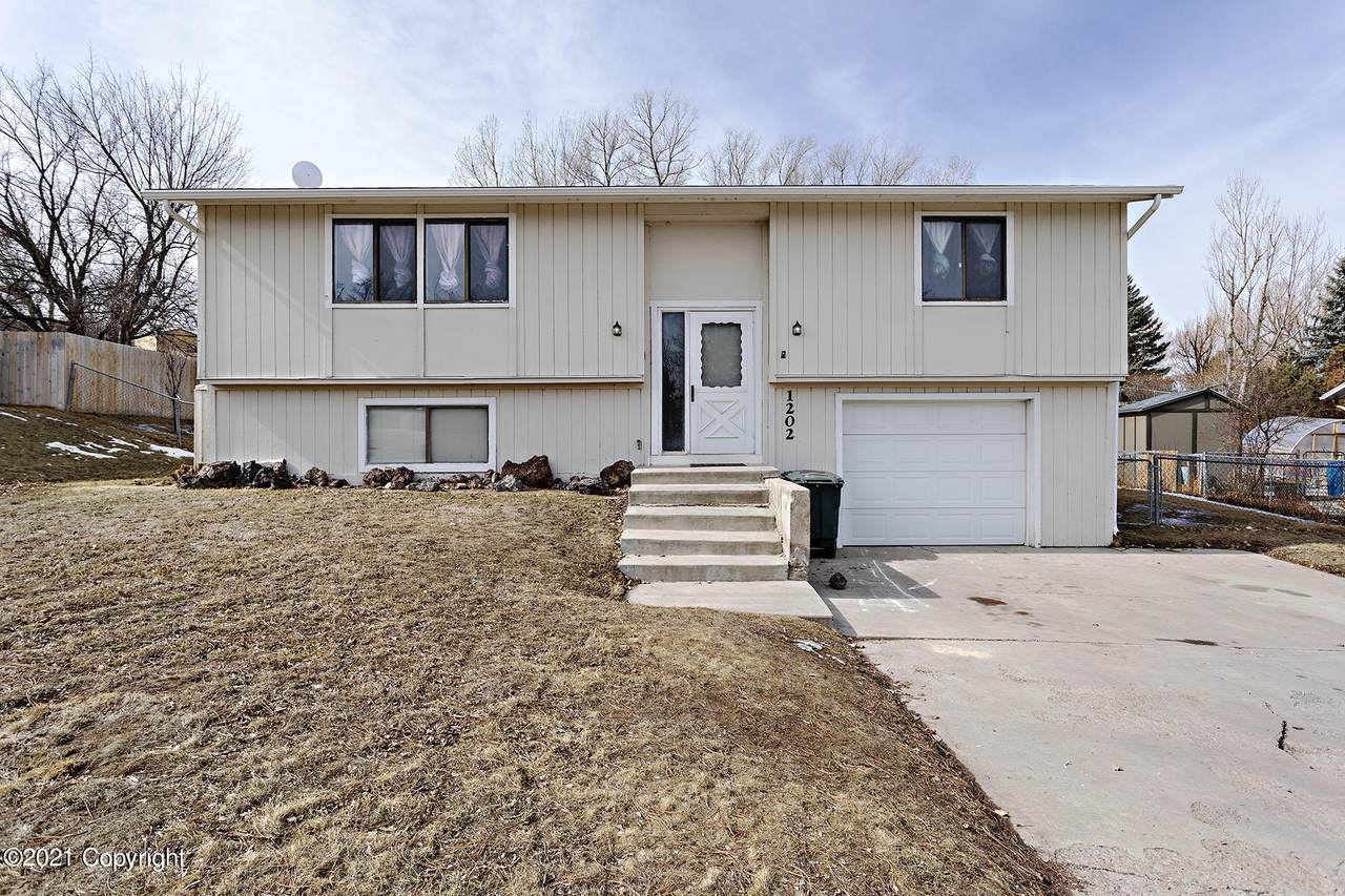 1202 Stetson Dr - Photo 1