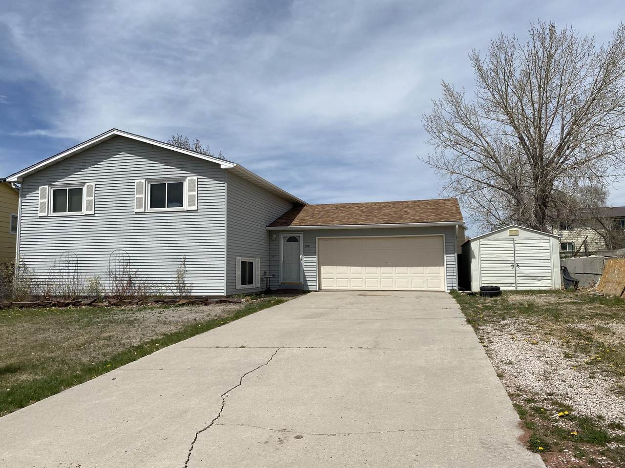 310 Willow Creek Dr - Photo 1