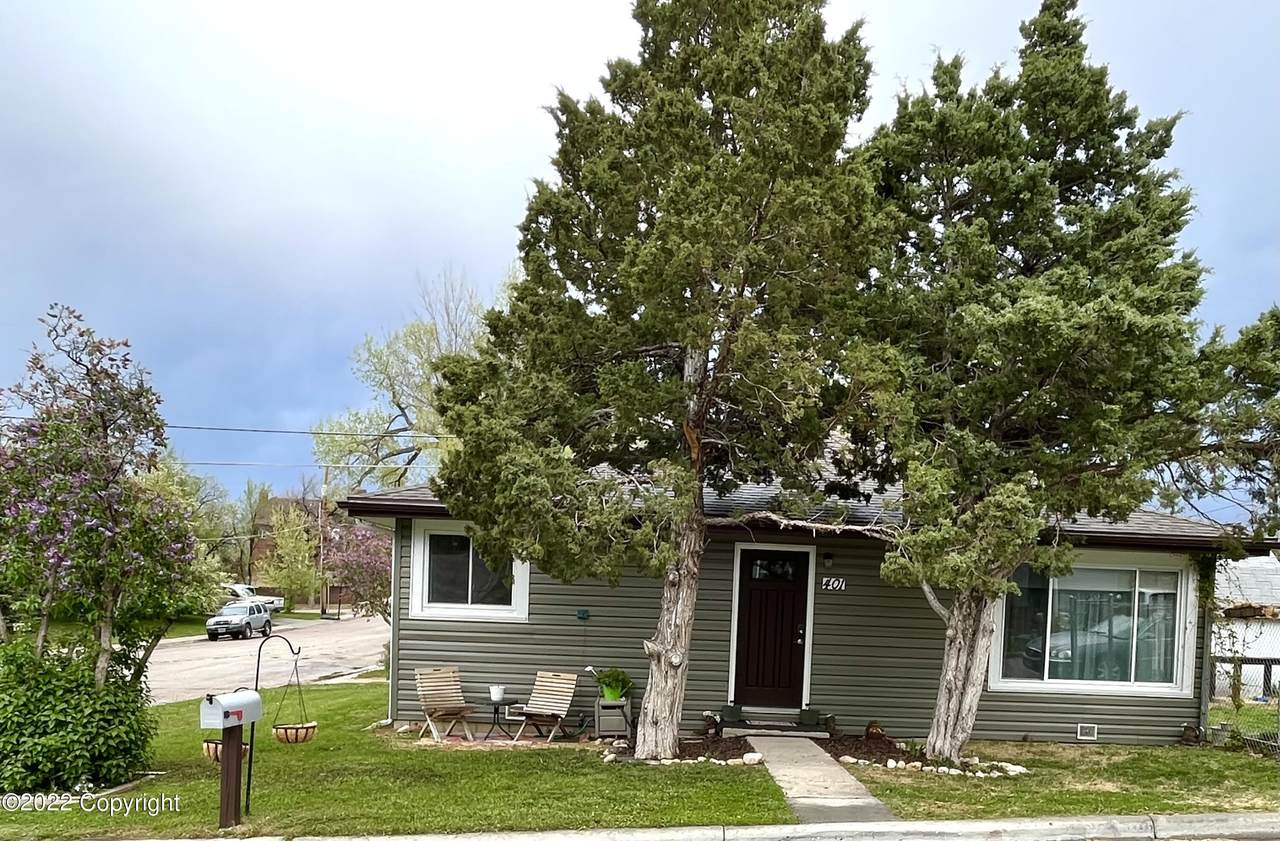 401 Mackenzie Dr - Photo 1