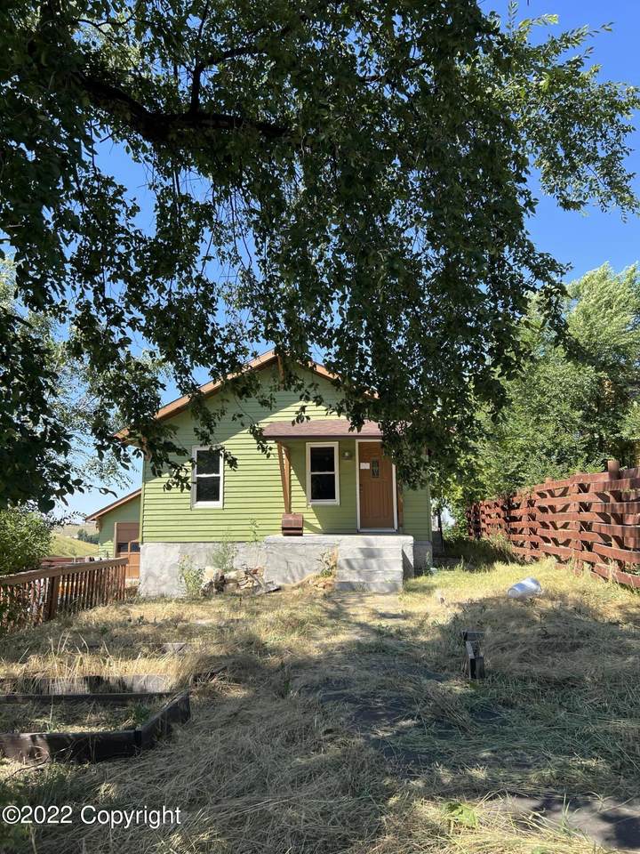 516 S Seneca Ave - Photo 1