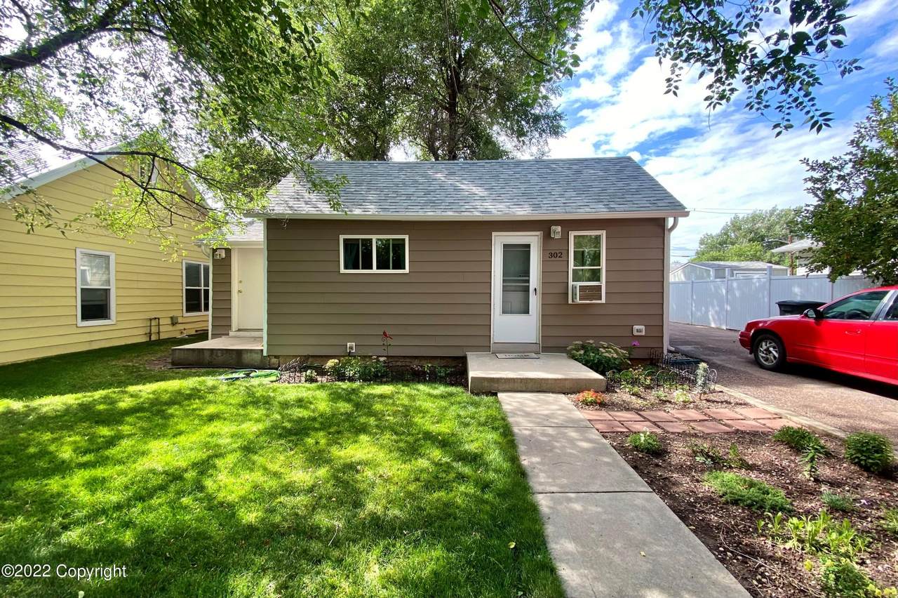 302 Emerson - Photo 1