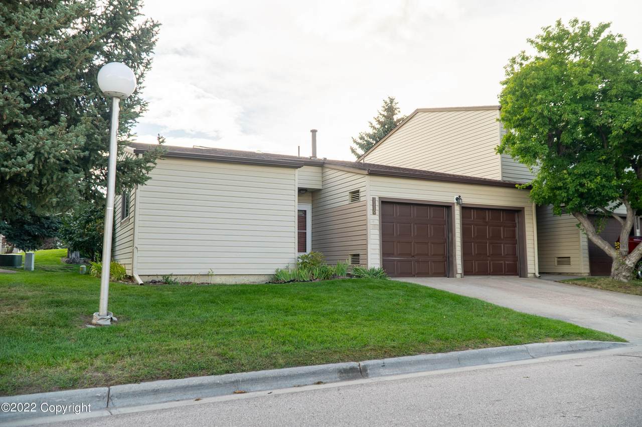 1110 Woodland Ave - Photo 1
