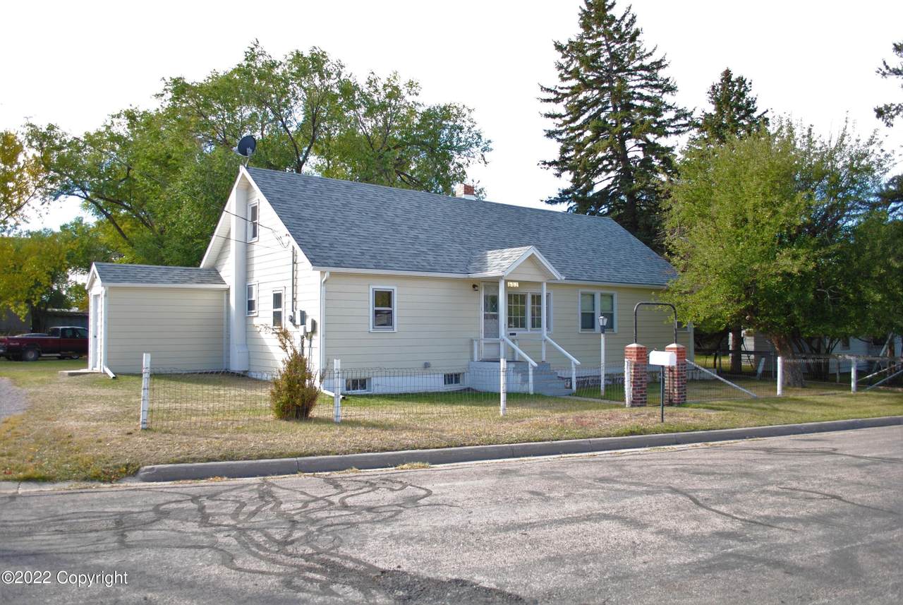 612 Maple St - Photo 1