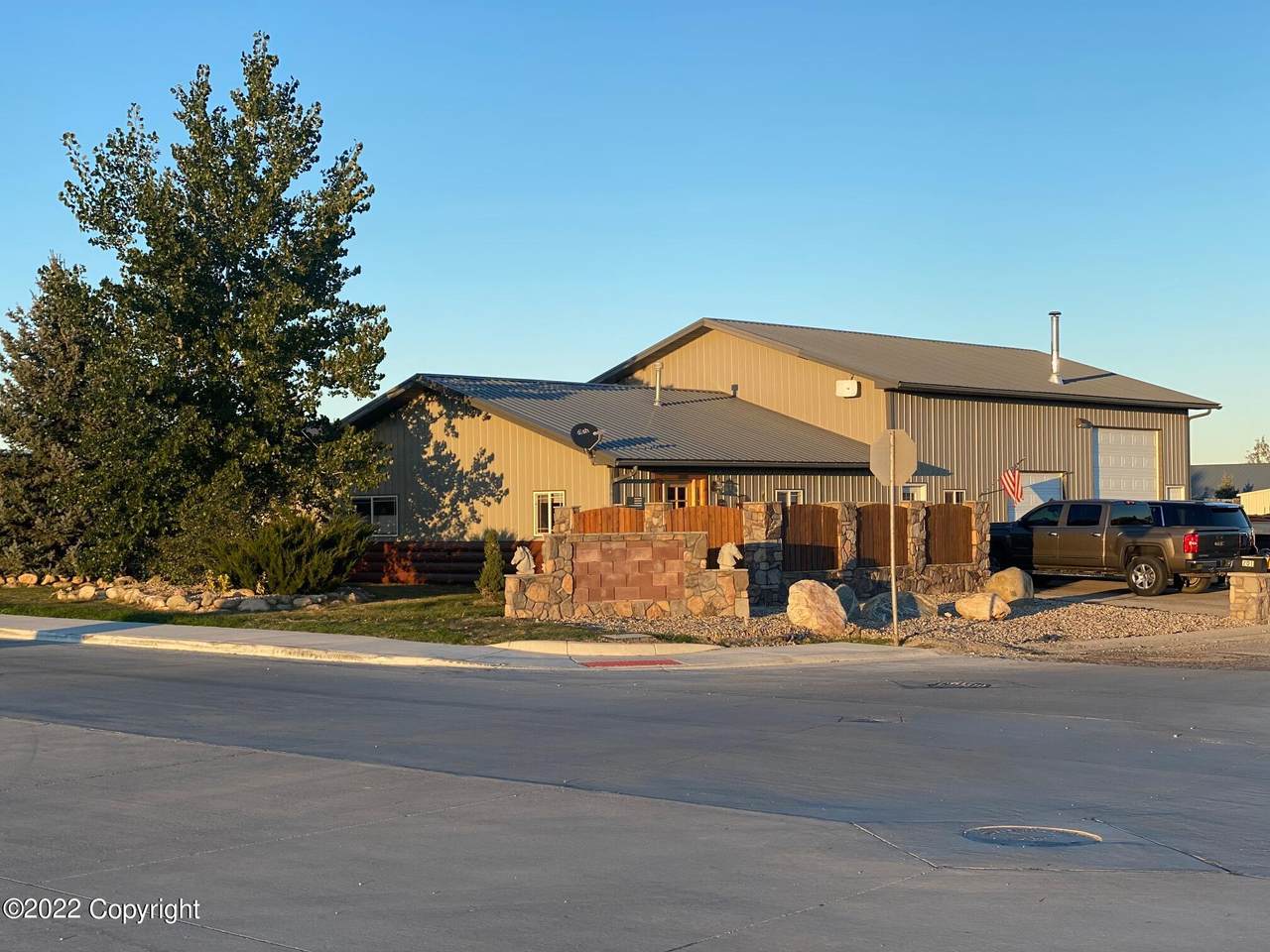 201 Flatiron Dr - Photo 1