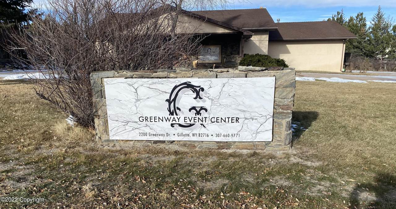 2200 Greenway Dr - Photo 1