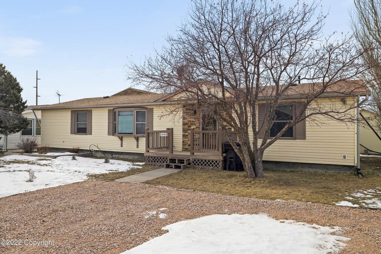 1005 Redwood Ave - Photo 1