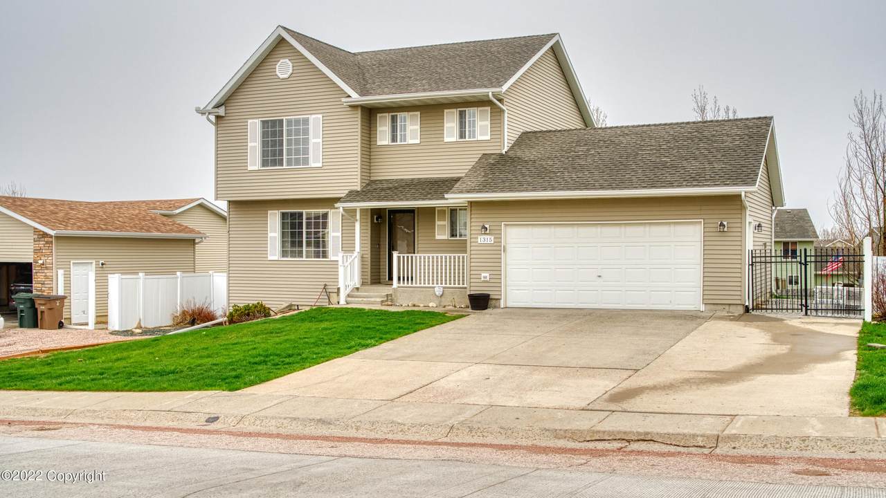 1315 Cedar Creek Dr - Photo 1